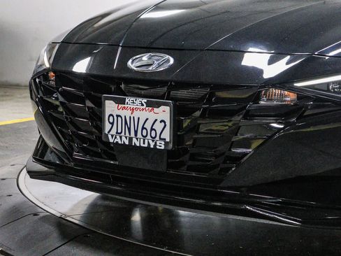 Used 2023 Hyundai Elantra Limited FWD image 8