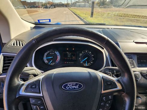 Used 2018 Ford Edge SEL image 12