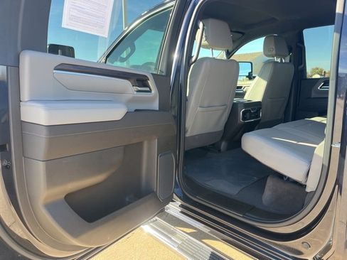 Used 2024 GMC Sierra 2500 SLT w/ SLT Premium Package image 39