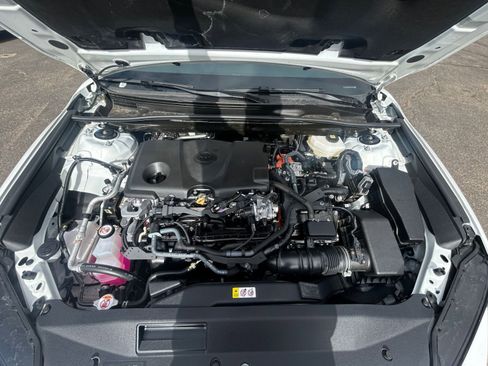 Used 2025 Toyota Camry SE image 30