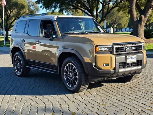 Used 2024 Toyota Land Cruiser image 4