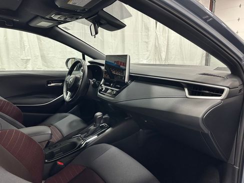 Used 2025 Toyota Corolla SE w/ SE Premium Package image 59
