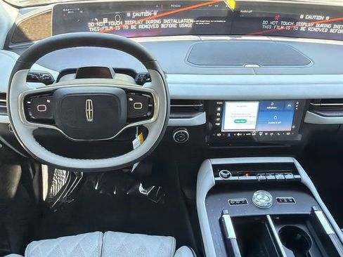 New 2026 Lincoln Navigator L Black Label AWD/4WD image 26