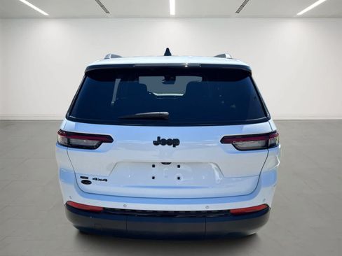 Used 2023 Jeep Grand Cherokee L Laredo AWD/4WD image 5