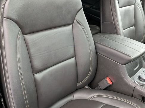 Certified 2023 Chevrolet Traverse LT image 37