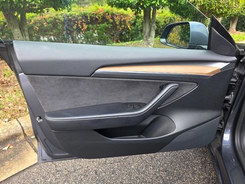 Used 2021 Tesla Model 3 Long Range image 9