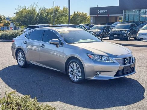 Used 2015 Lexus ES 300h w/ Navigation System Package FWD image 6