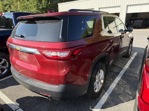 Used 2019 Chevrolet Traverse LT FWD image 18