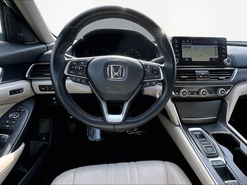 Used 2022 Honda Accord Touring image 9