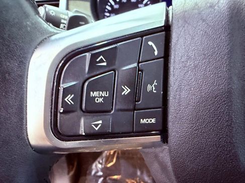 Used 2016 Land Rover Discovery Sport HSE image 23