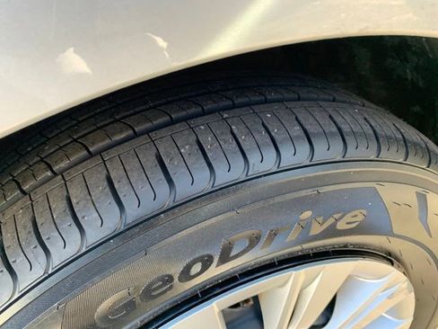 Used 2014 Toyota Camry LE image 26