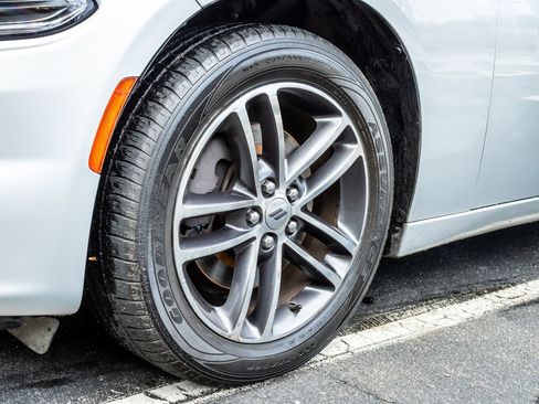 Used 2019 Dodge Charger SXT AWD/4WD image 11