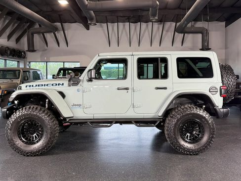Used 2024 Jeep Wrangler Unlimited Rubicon 4xe image 9