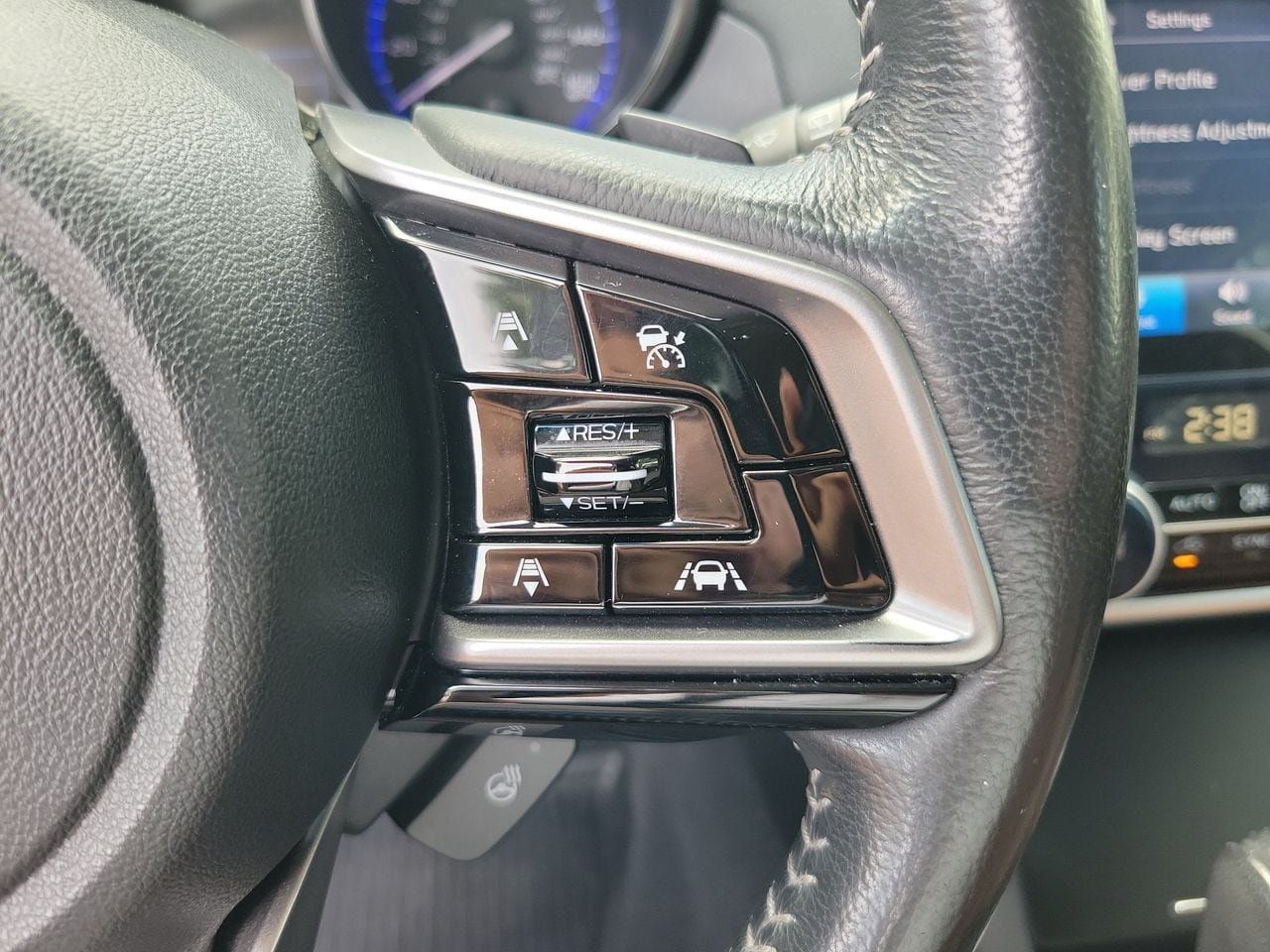 Used 2019 Subaru Outback 3.6R Touring AWD/4WD image 21