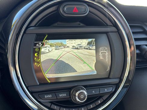 Used 2017 MINI Cooper 4-Door Hardtop image 27