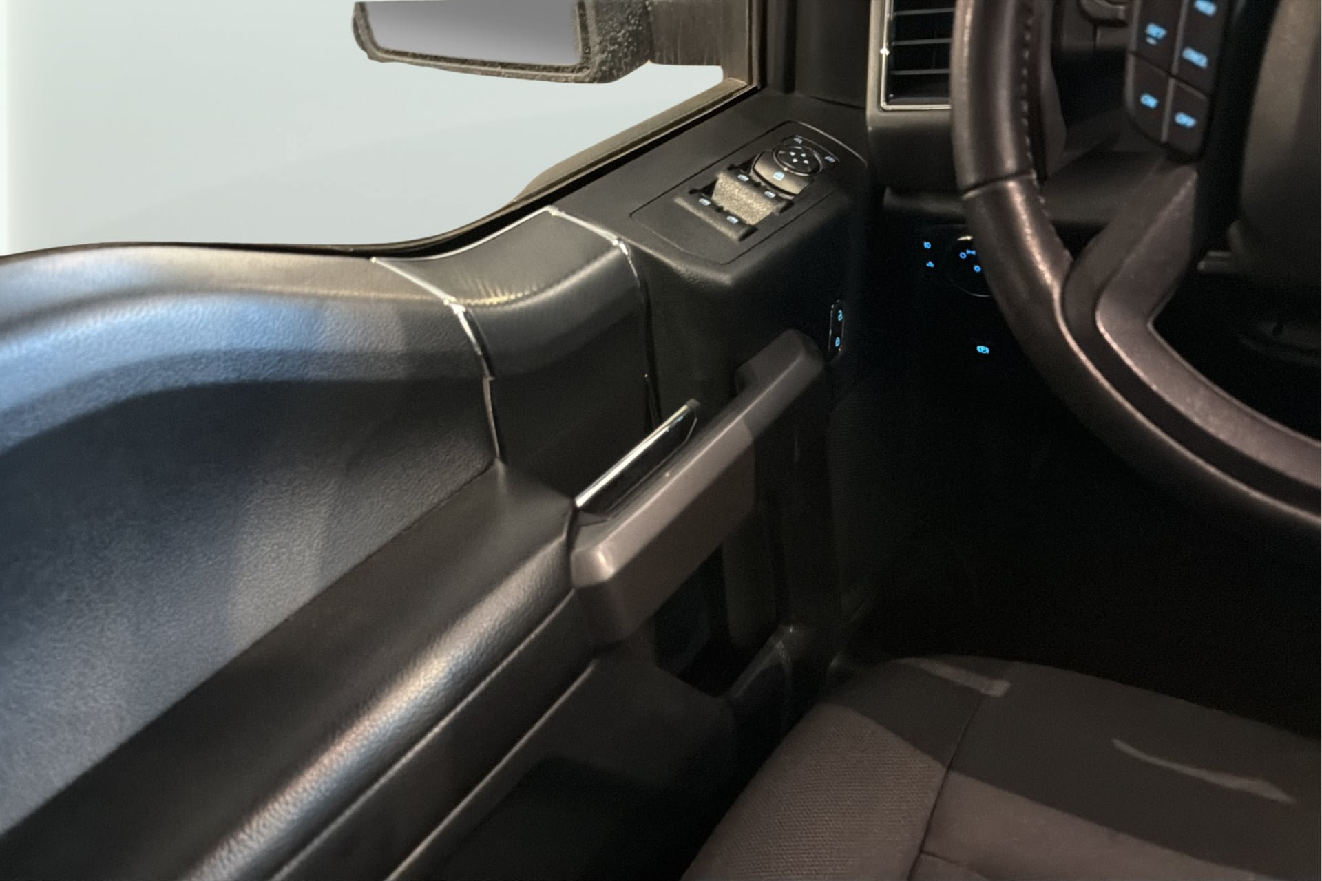 Used 2019 Ford F150 XLT w/ Equipment Group 302A Luxury AWD/4WD image 20