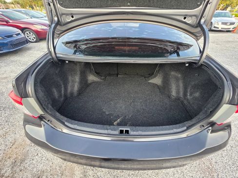 Used 2013 Toyota Corolla LE FWD image 22