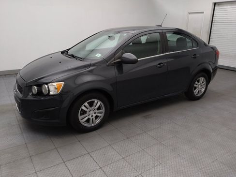 Used 2015 Chevrolet Sonic LT FWD image 2