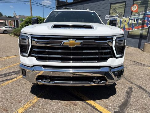 New 2026 Chevrolet Silverado 3500 LTZ w/ LTZ Plus Package AWD/4WD image 2