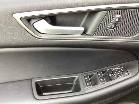 Used 2022 Ford Edge SEL image 25