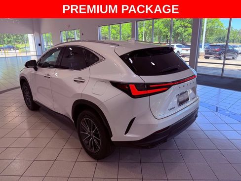 Certified 2025 Lexus NX 250 FWD w/ Towing Package (2000 Lbs) image 5