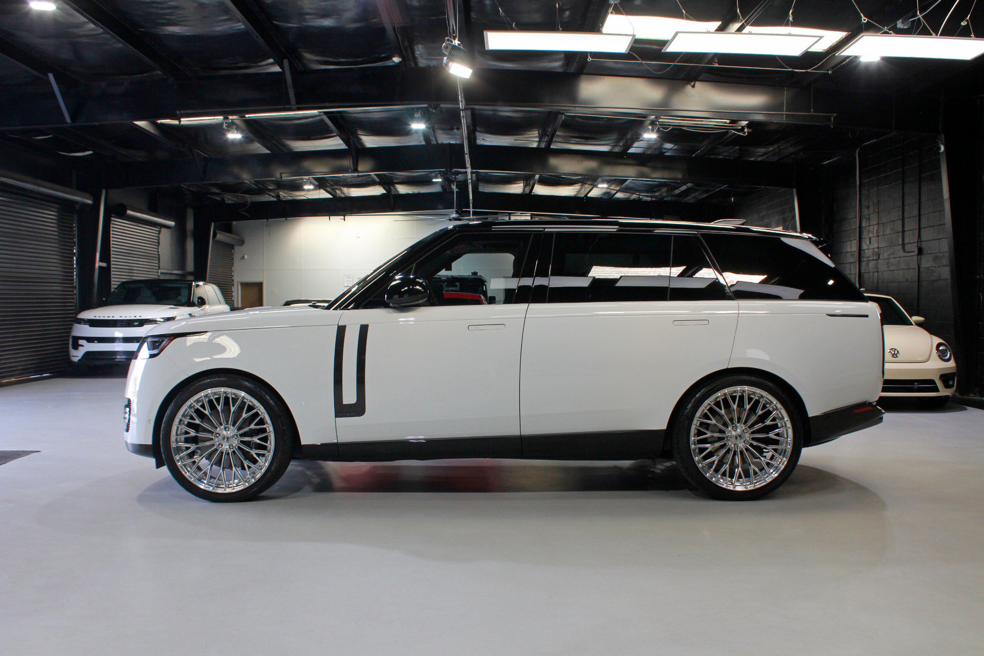 Used 2023 Land Rover Range Rover Long Wheelbase Autobiography AWD/4WD image 3