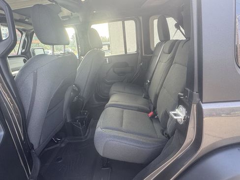 Used 2024 Jeep Wrangler Sport S image 9