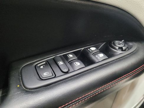 Used 2020 Jeep Compass Limited FWD image 27