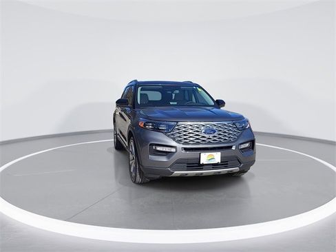 Used 2023 Ford Explorer Platinum w/ Technology Package image 3
