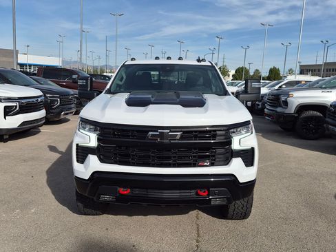 Used 2026 Chevrolet Silverado 1500 LT Trail Boss w/ Convenience Package II AWD/4WD image 9