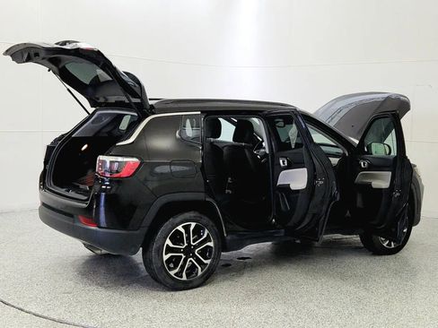 Used 2022 Jeep Compass Limited image 12