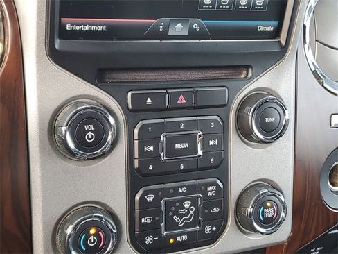 Used 2014 Ford F250 Lariat w/ Lariat Ultimate Package image 20