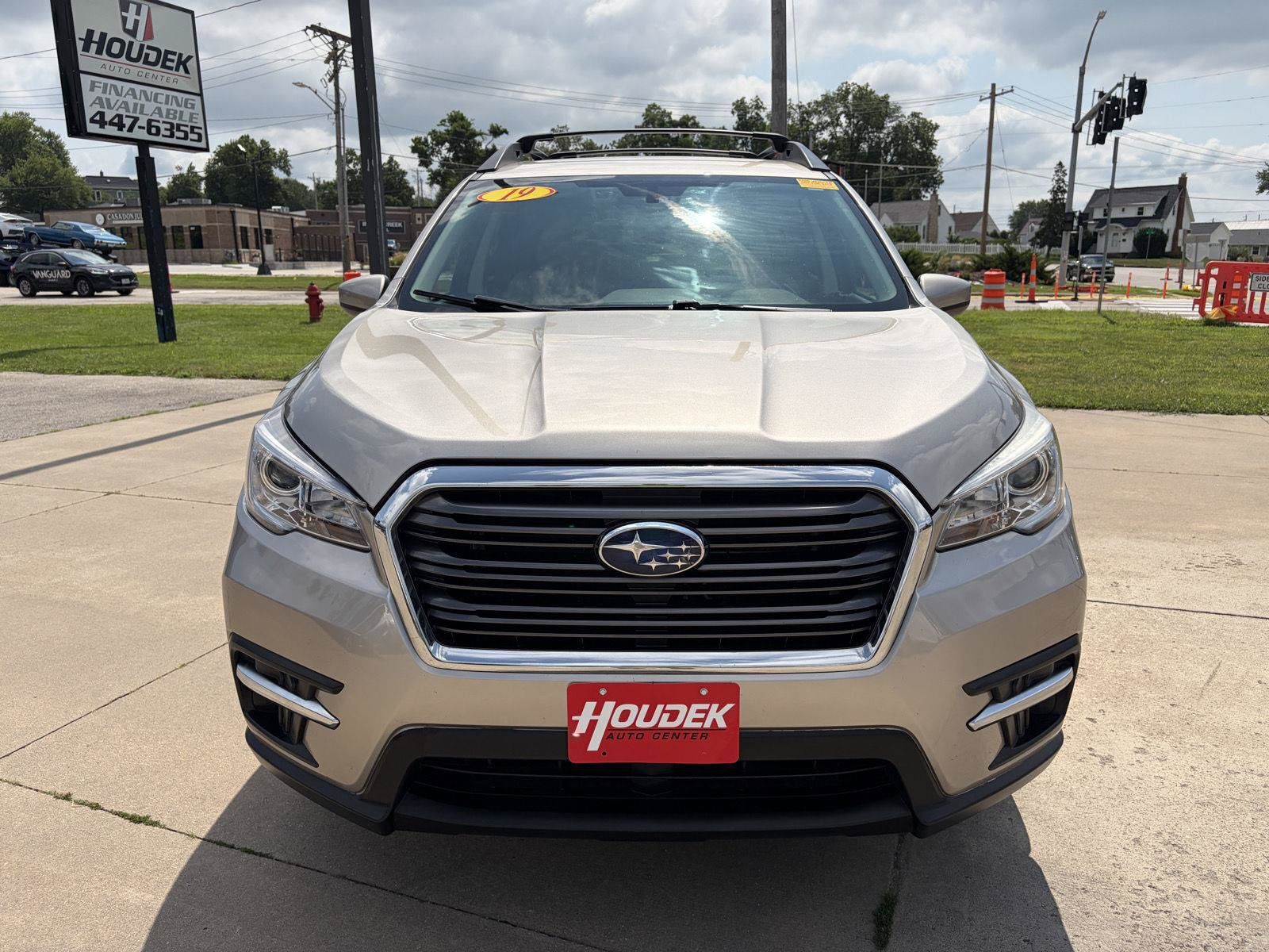 Used 2019 Subaru Ascent Premium AWD/4WD image 2