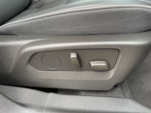 Used 2023 Buick Envision Essence AWD/4WD image 34