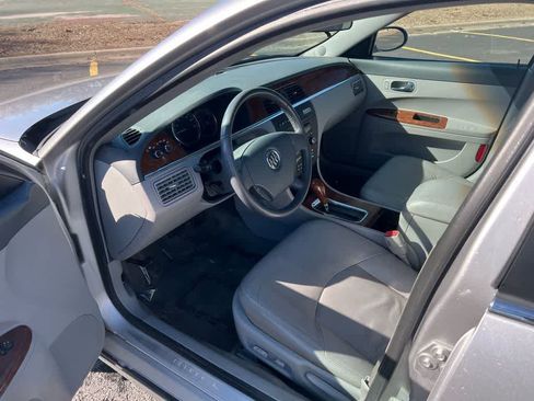 Used 2005 Buick LaCrosse CXL image 2