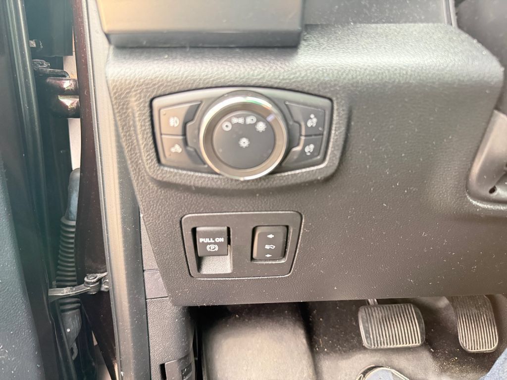Used 2020 Ford F150 XLT w/ Equipment Group 302A Luxury AWD/4WD image 17