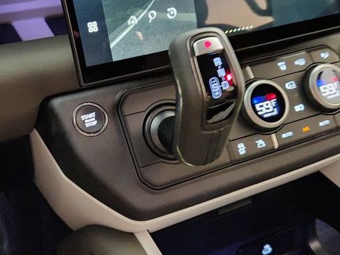 New 2026 Land Rover Defender 110 X-Dynamic SE image 20