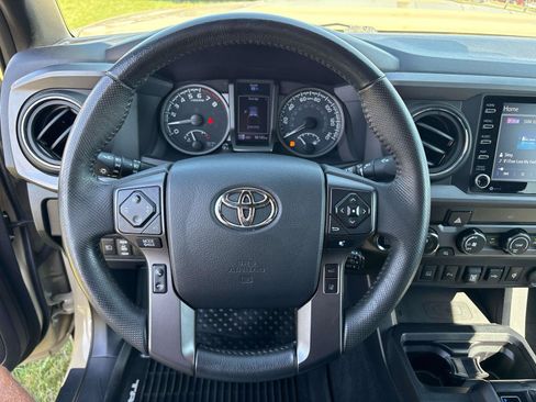 Used 2020 Toyota Tacoma TRD Sport w/ Technology Package AWD/4WD image 13