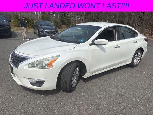 Used 2014 Nissan Altima 2.5 S image 1