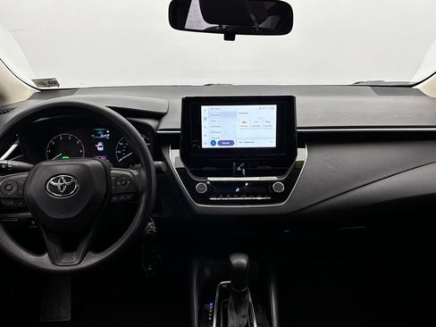 Used 2024 Toyota Corolla LE AWD/4WD image 31
