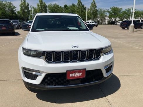 Used 2023 Jeep Grand Cherokee Limited w/ Luxury Tech Group II AWD/4WD image 2