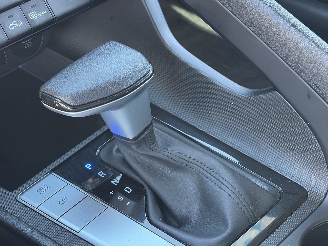 Certified 2025 Hyundai Elantra SE FWD image 28