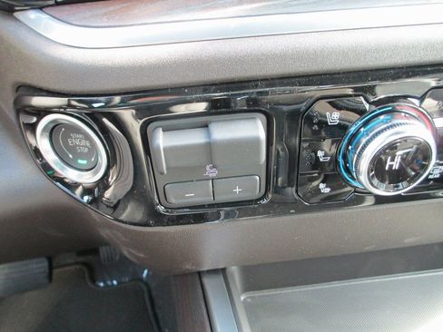 New 2026 GMC Sierra 1500 SLT w/ SLT Premium Package image 16