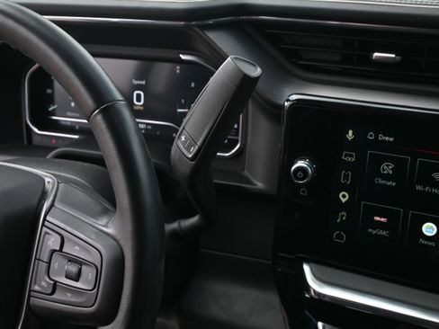 Used 2025 GMC Sierra 2500 Denali Ultimate image 10