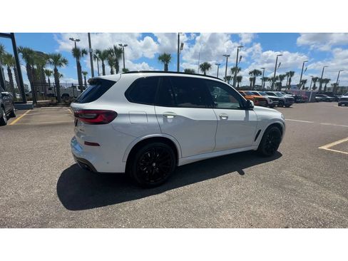 Used 2022 BMW X5 sDrive40i w/ M Sport Package RWD image 2
