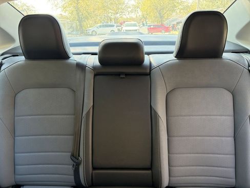 Used 2025 Volkswagen Jetta SE image 35