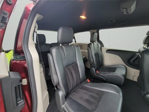 Used 2017 Dodge Grand Caravan SXT FWD image 31
