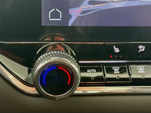 New 2026 GMC Canyon Elevation w/ Convenience Package image 15