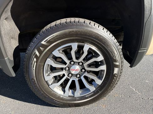 Used 2023 GMC Sierra 1500 AT4 w/ Technology Package image 18