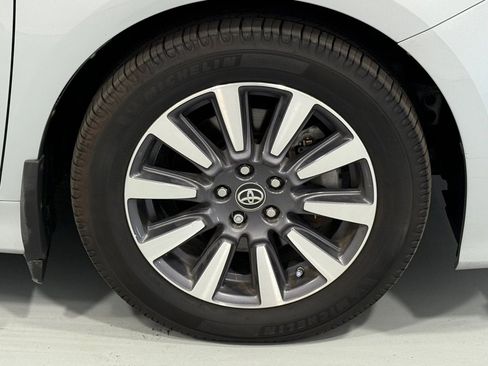 Used 2020 Toyota Sienna Limited Premium image 30